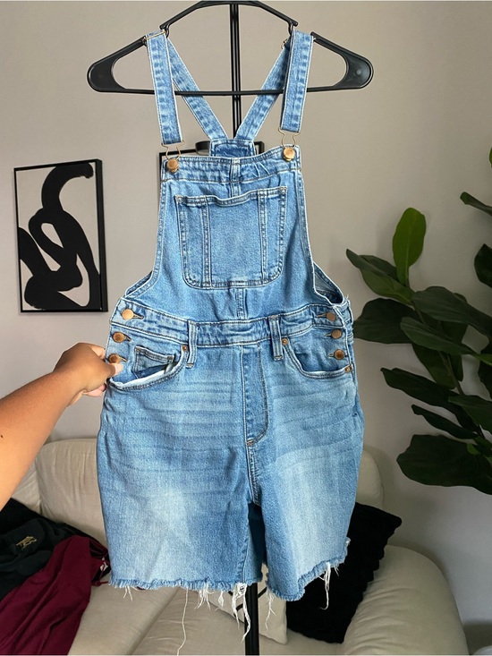 Universal Thread Pants - Universal Thread Light Wash Denim Overalls with Adjustable Straps